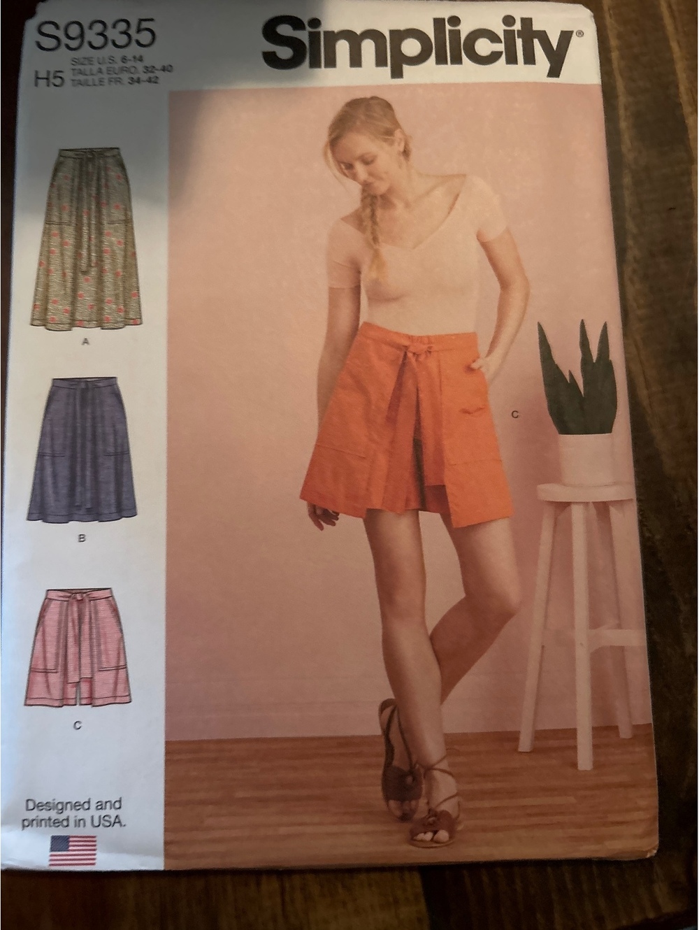 Simplicity S9335 Uncut Skirt Sewing Pattern Size 14-20
